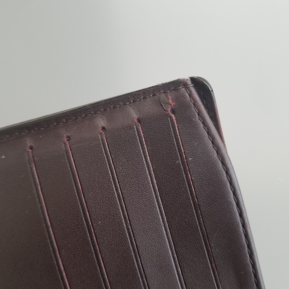 LOUIS VUITTON Classic Signature print - Picture 6 of 13